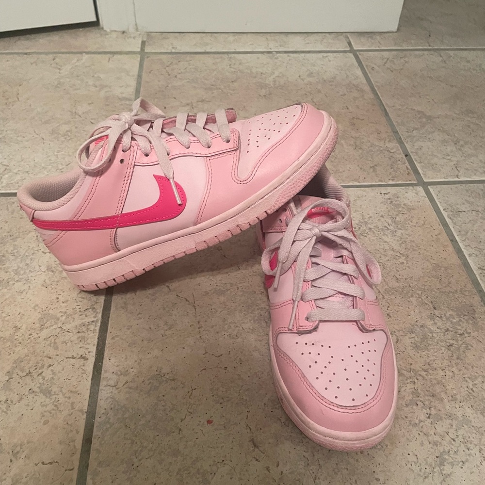 Nike low dunks